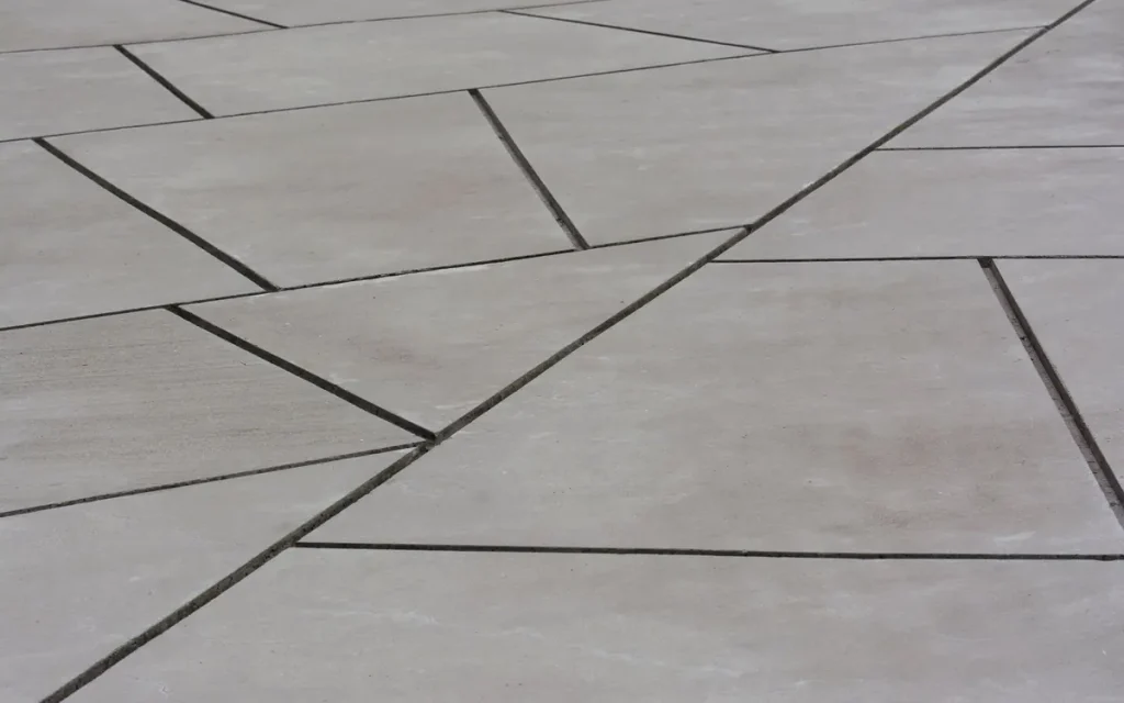 Concrete slab panels with joints in Fulton, MO